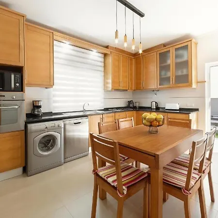 Nazarena Вилла Назаре