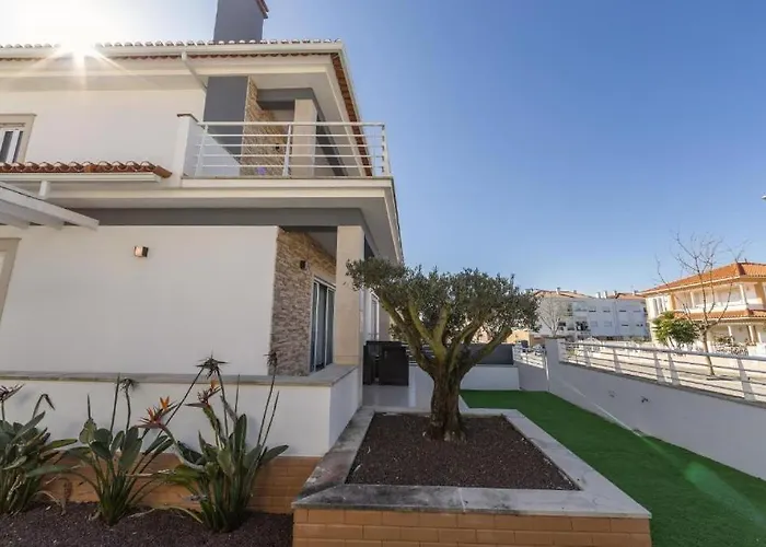 Nazarena Вилла *